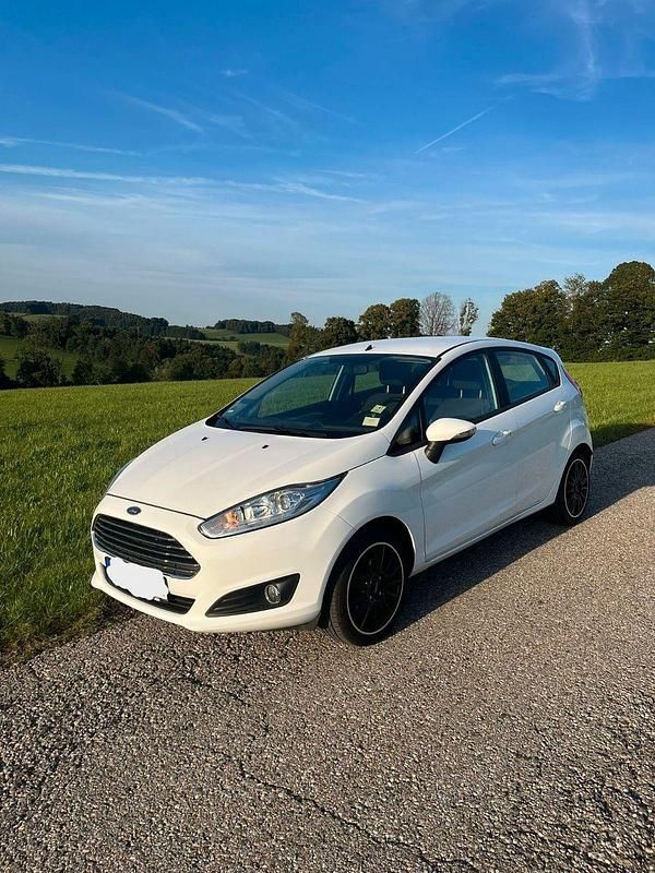 Gebraucht Ford Fiesta SYNC Edition 82 PS (60 kW) 2015 Weiß Kleinwagen