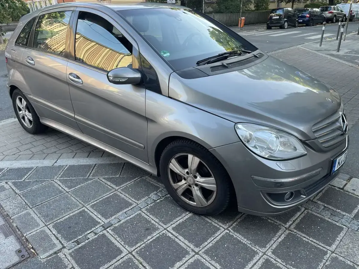 Gebraucht Mercedes B200 140 PS (102 kW) 2006 Grau Van / Kleinbus
