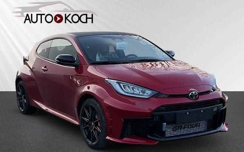 Neu Toyota Yaris 280 PS (205 kW) 2026 Rot Kleinwagen