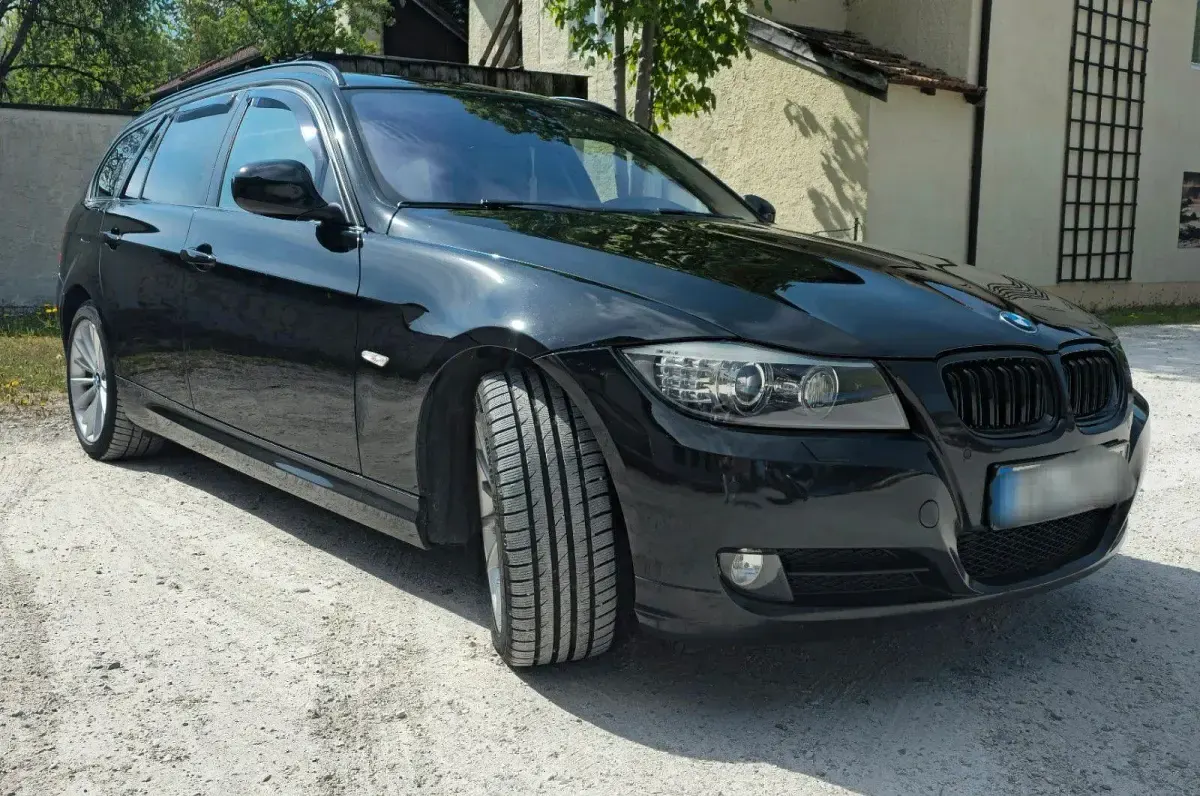 Używany BMW 320 Exclusive 184 KM (135 kW) 2012 Czarny Kombi