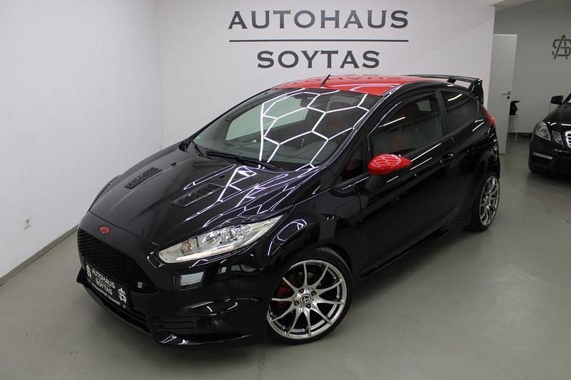 Schwarz Gebraucht 2015 Ford Fiesta ST-Line Kleinwagen | 6.499 € (Fairer Preis) - Bild 1/4