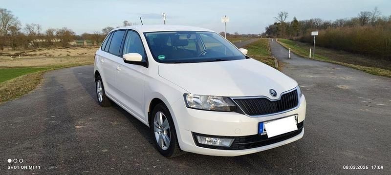 Gebraucht Skoda Rapid Active 90 PS (66 kW) 2015 Weiß Kleinwagen