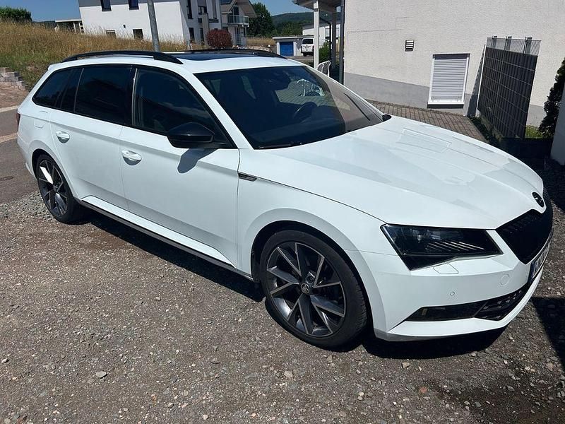 Gebraucht Skoda Superb SportLine 220 PS (161 kW) 2017 Weiß Kombi