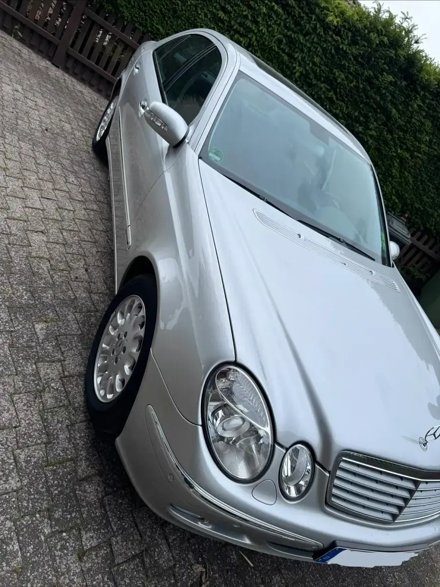 Gebraucht Mercedes E200 163 PS (119 kW) 2005 Silber Limousine