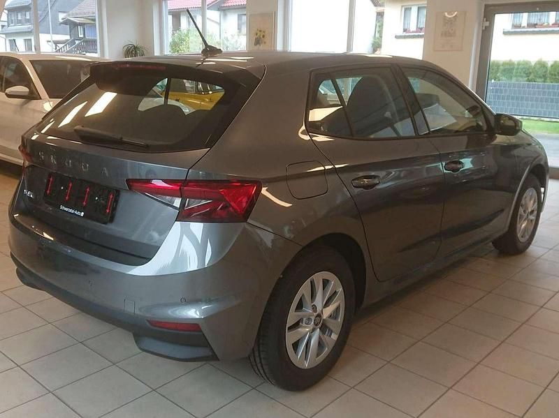 Neu Skoda Fabia Selection 95 PS (69 kW) 2025 Graphitegrau metallic Kleinwagen