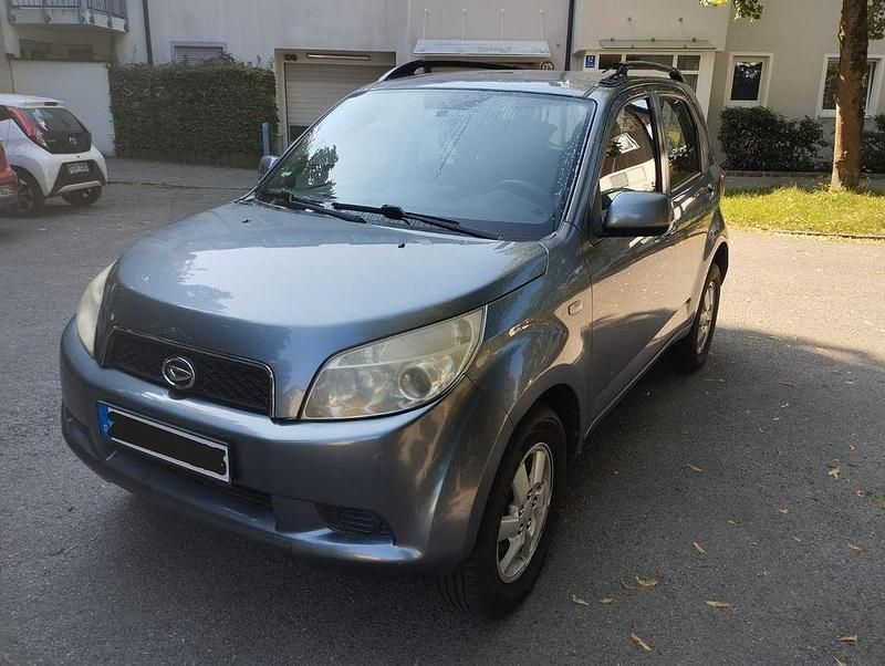 Silber Gebraucht 2008 Daihatsu Terios SUV | 6.490 € (Teuer) - Bild 1/4