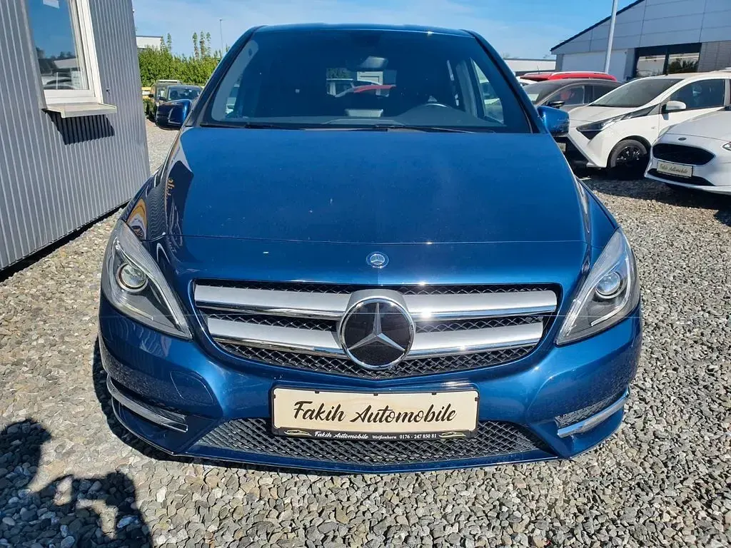 Gebraucht Mercedes B200 156 PS (114 kW) 2012 Blau Van / Kleinbus