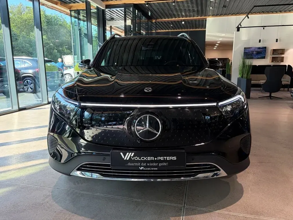 Gebraucht Mercedes EQB350 214 kW (292 PS) 2025 Schwarz SUV