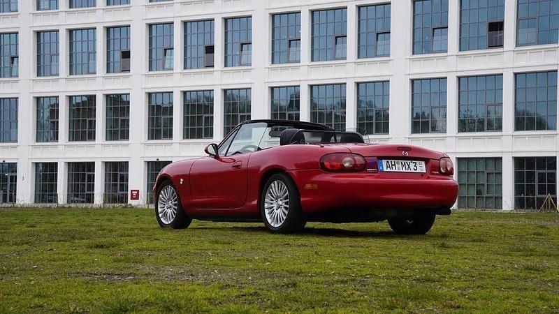 Gebraucht Mazda MX5 110 PS (80 kW) 1998 Rot Cabrio