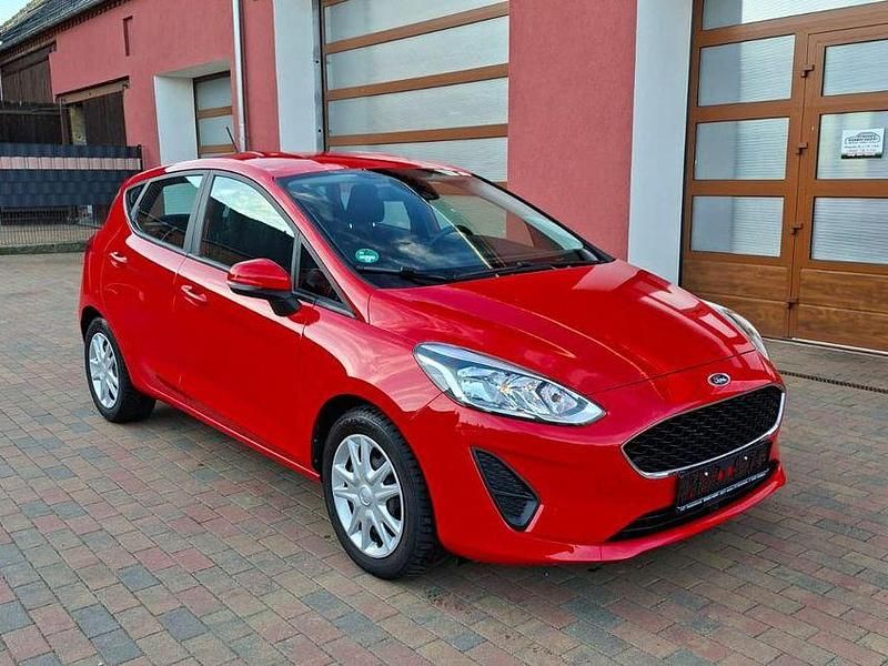 Gebraucht Ford Fiesta Trend 101 PS (74 kW) 2018 Rot Kleinwagen