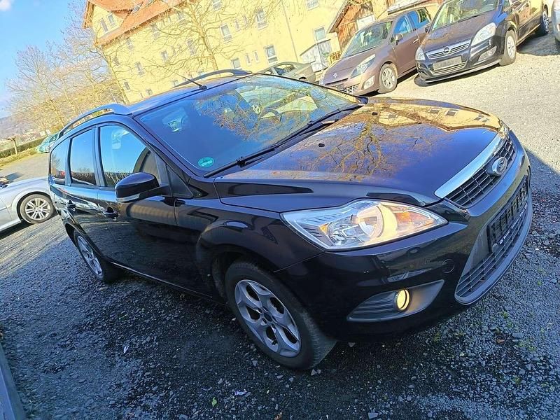 Gebraucht Ford Focus Viva 101 PS (74 kW) 2011 Pantherschwarz metallic Kombi