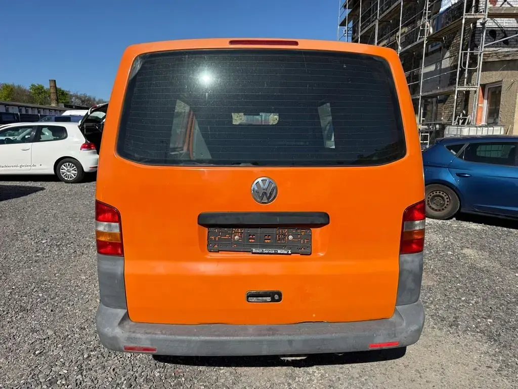 Second-hand VW Transporter 131 CP (96 kW) 2005 Portocaliu Van