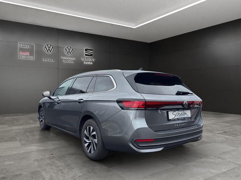 Gebraucht VW Passat Business 150 PS (110 kW) 2025 Grau Kombi