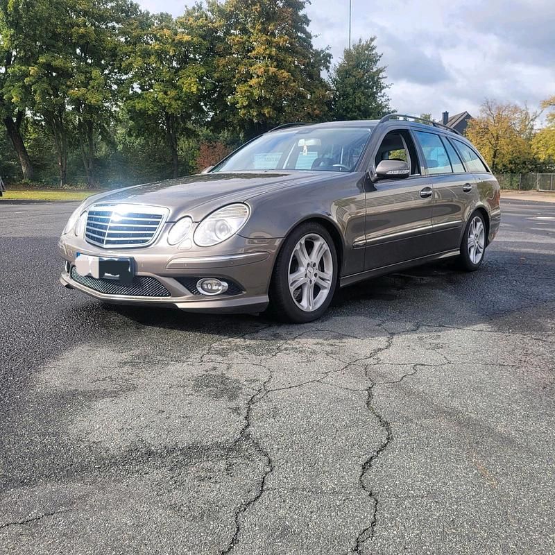 Andere farben Gebraucht 2007 Mercedes E500 Kombi | 5.300 € (Fairer Preis) - Bild 1/4