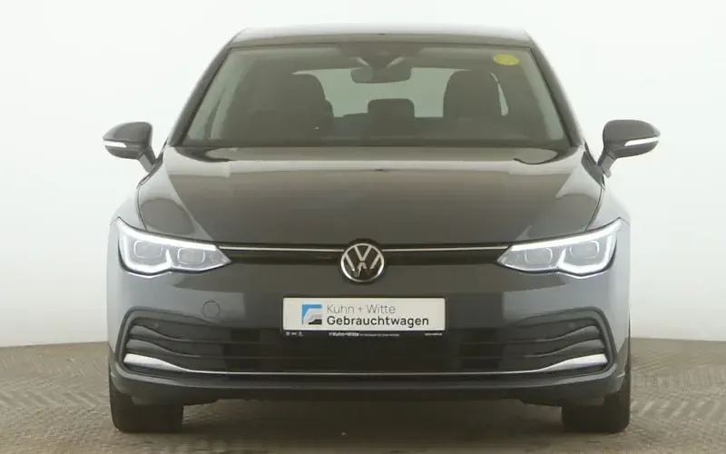 Brugt VW Golf VIII Active 131 HK (96 kW) 2022 Grå Sedan