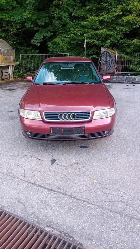Rot Gebraucht 1999 Audi A4 Limousine | 3.400 € (Teuer) - Bild 1/4