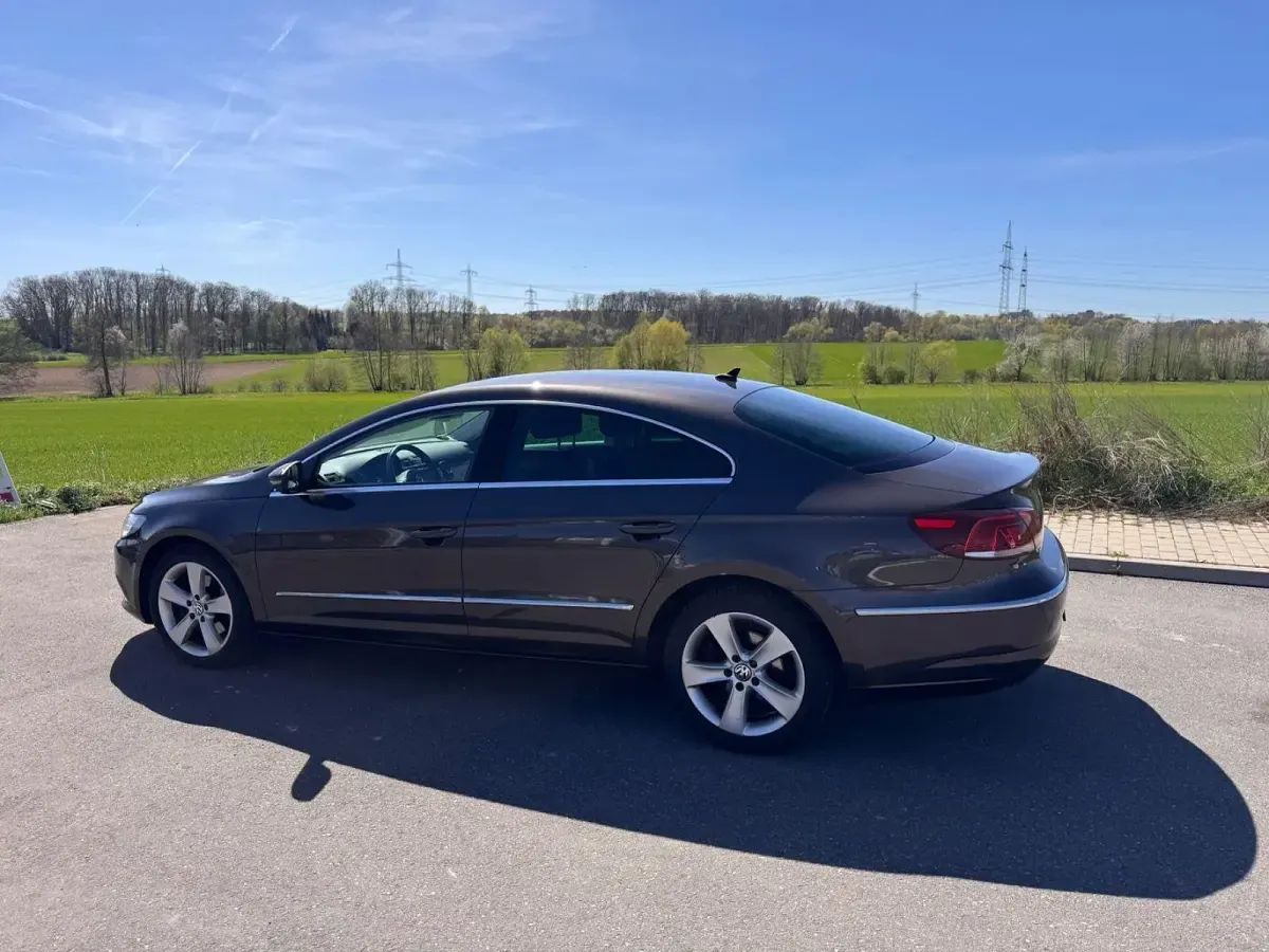 Occasion VW CC 140 ch (102 kW) 2014 Marron Berline