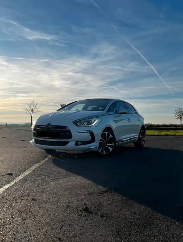 Weiß Gebraucht 2014 Citroën DS5 Kleinwagen | 7.500 € (Superpreis) - Bild 1/4
