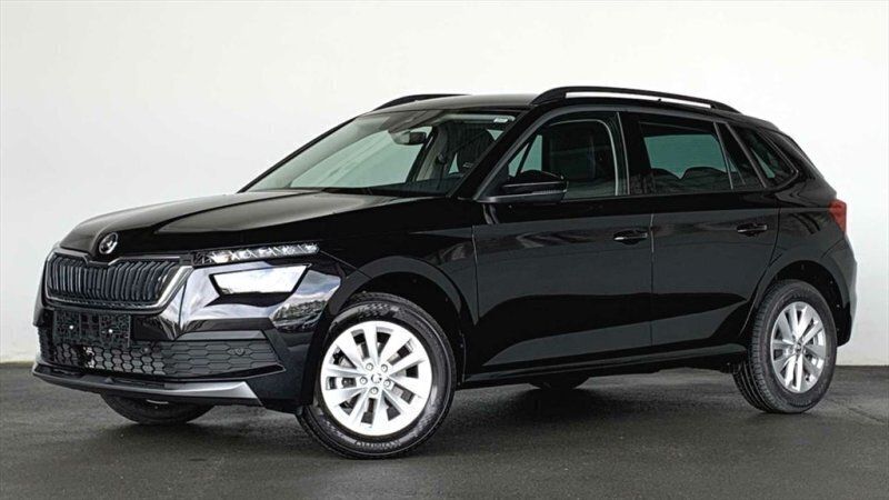 Schwarz / blackmagic Neu 2024 Skoda Kamiq Ambition SUV | 23.970 € (Superpreis) - Bild 1/4