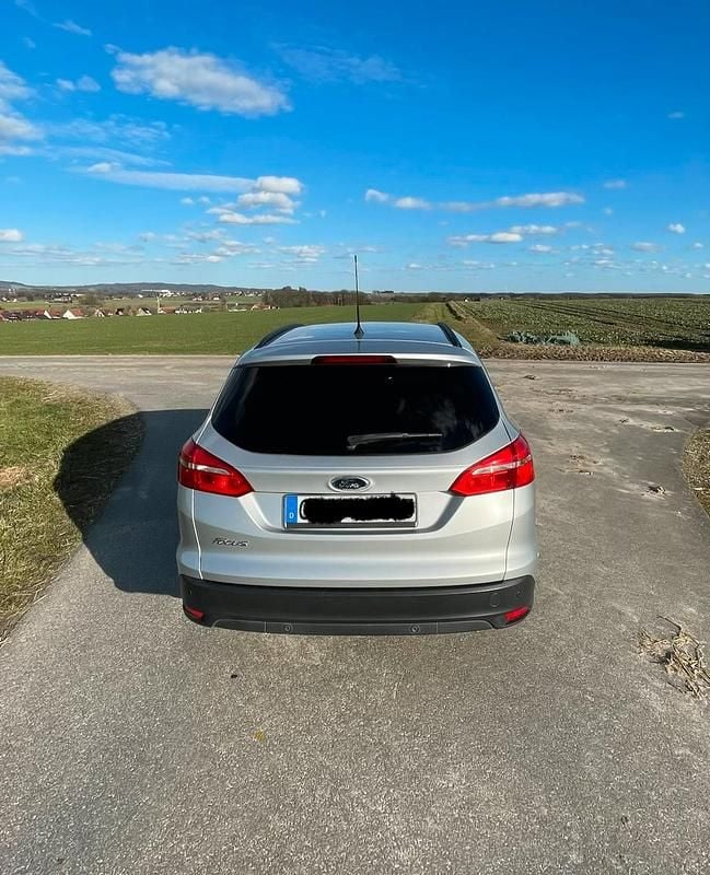 Gebraucht Ford Focus 120 PS (88 kW) 2016 Silber Kombi