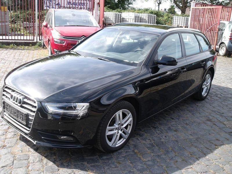 Mythosschwarz metallic Gebraucht 2015 Audi A4 Attraction Kombi | 9.490 € (Superpreis) - Bild 1/4