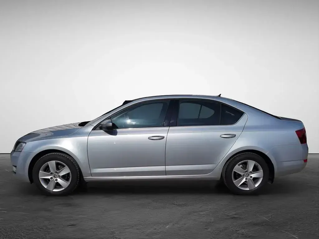 Gebraucht Skoda Octavia Ambition 110 PS (80 kW) 2015 Silber Kleinwagen