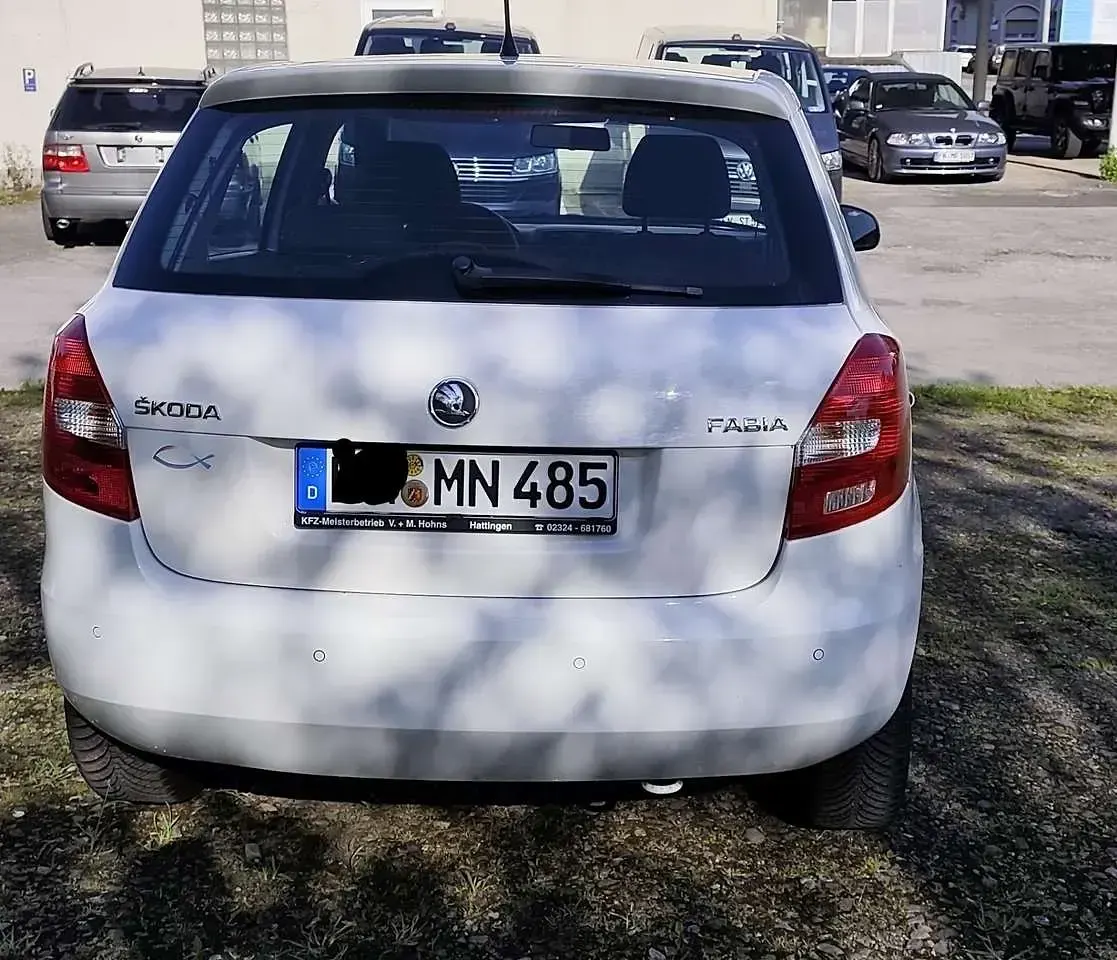Gebraucht Skoda Fabia Ambition 105 PS (77 kW) 2014 Weiß Limousine