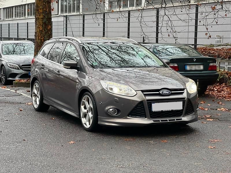 Gebraucht Ford Focus ST-Line 163 PS (119 kW) 2014 Braun Kombi