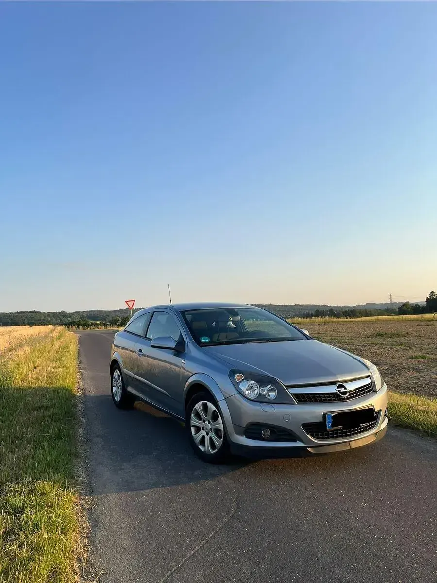 Gebraucht Opel Astra Edition 116 PS (85 kW) 2008 Silber Cabrio