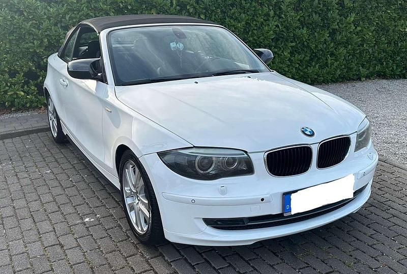 Schwarz Gebraucht 2011 BMW 118 Cabriolet Cabrio | 10.700 € - Bild 1/4
