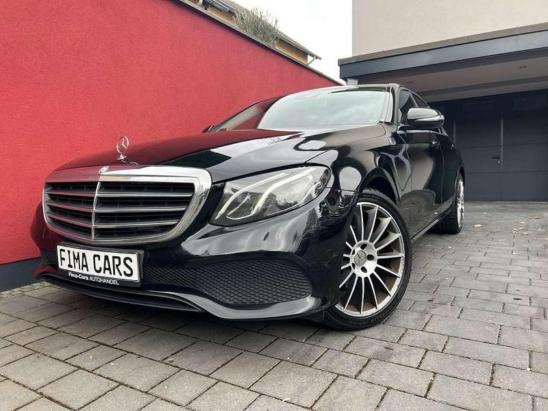 Gebraucht Mercedes E220 AMG 194 PS (142 kW) 2016 Schwarz  unilack Limousine