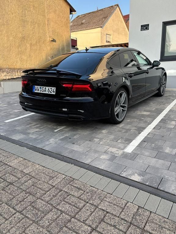 Schwarz Gebraucht 2016 Audi A7 Sportback Competition Kleinwagen | 36.900 € (Etwas zu teuer) - Bild 1/4