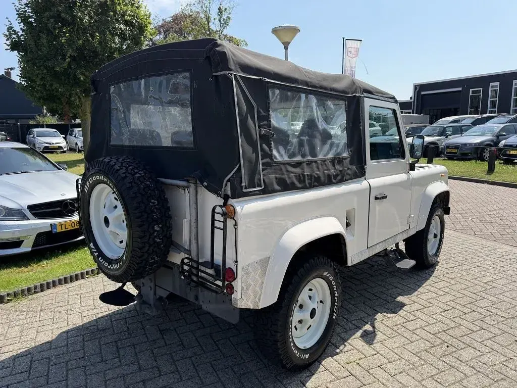 Gebraucht Land Rover Defender 86 PS (63 kW) 1988 Weiß SUV