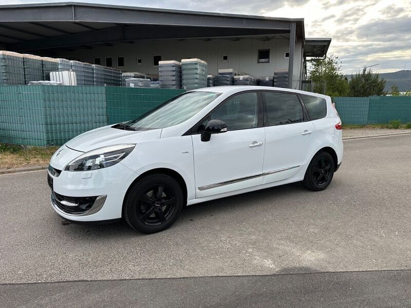 Weiß Gebraucht 2012 Renault Grand Scénic III Bose Edition Van / Kleinbus | 4.400 € (Guter Preis) - Bild 1/4