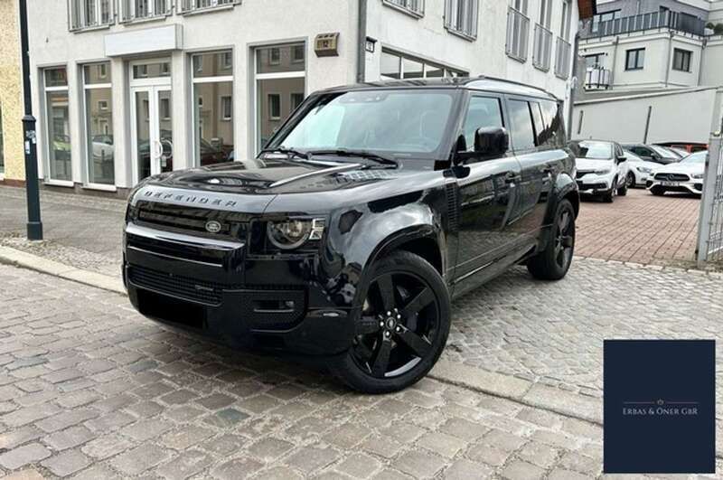 Santorini black Gebraucht 2023 Land Rover Defender Dynamic SUV | 89.880 € (Teuer) - Bild 1/4