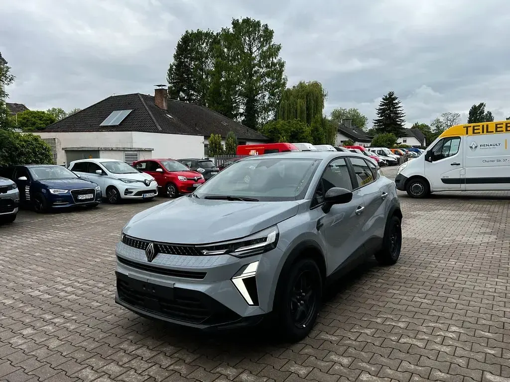 Käytetty Renault Captur Evolution 91 HP (66 kW) 2024 Harmaa Katumaasturi