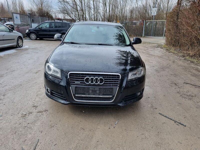 Schwarz Gebraucht 2010 Audi A3 Ambiente Limousine | 4.500 € (Guter Preis) - Bild 1/4