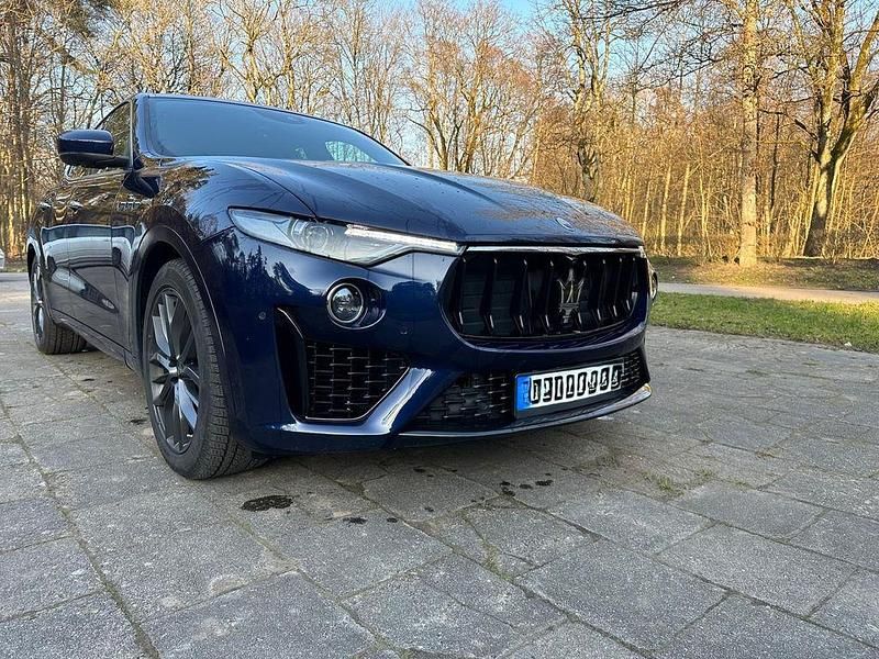 Gebraucht Maserati Levante 349 PS (256 kW) 2019 Blau SUV