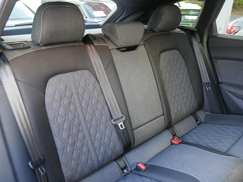 Gebraucht Audi A5 Ambiente 204 PS (150 kW) 2025 Gletscherweiß metallic Kombi