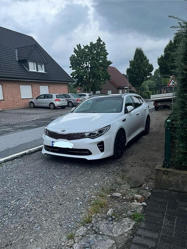 Weiß Gebraucht 2018 Kia Optima Kombi | 17.400 € (Fairer Preis) - Bild 1/4