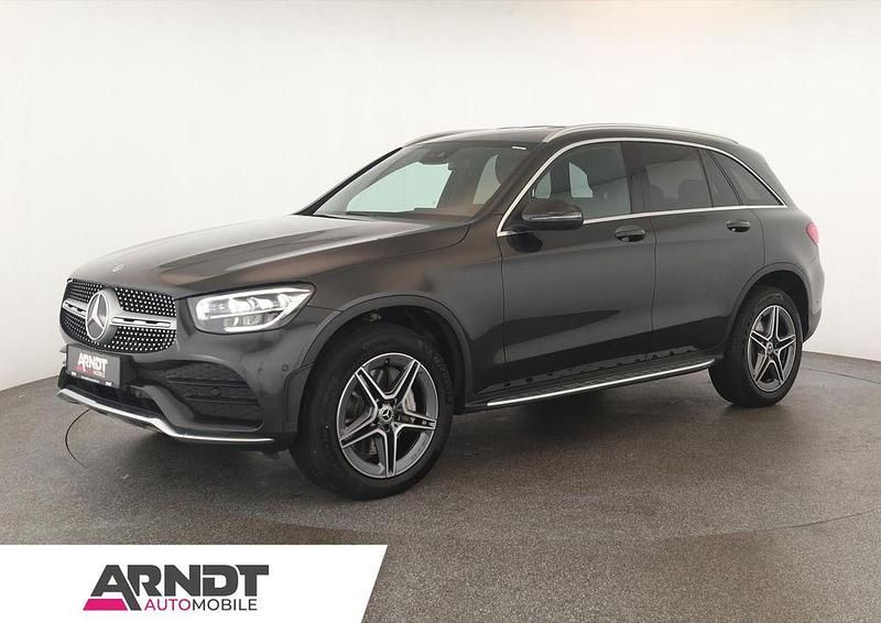 Grau Gebraucht 2022 Mercedes GLC300e AMG SUV | 40.884 € (Teuer) - Bild 1/4
