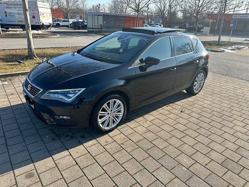 Schwarz Gebraucht 2017 Seat Leon XCELLENCE Limousine | 12.300 € (Fairer Preis) - Bild 1/4