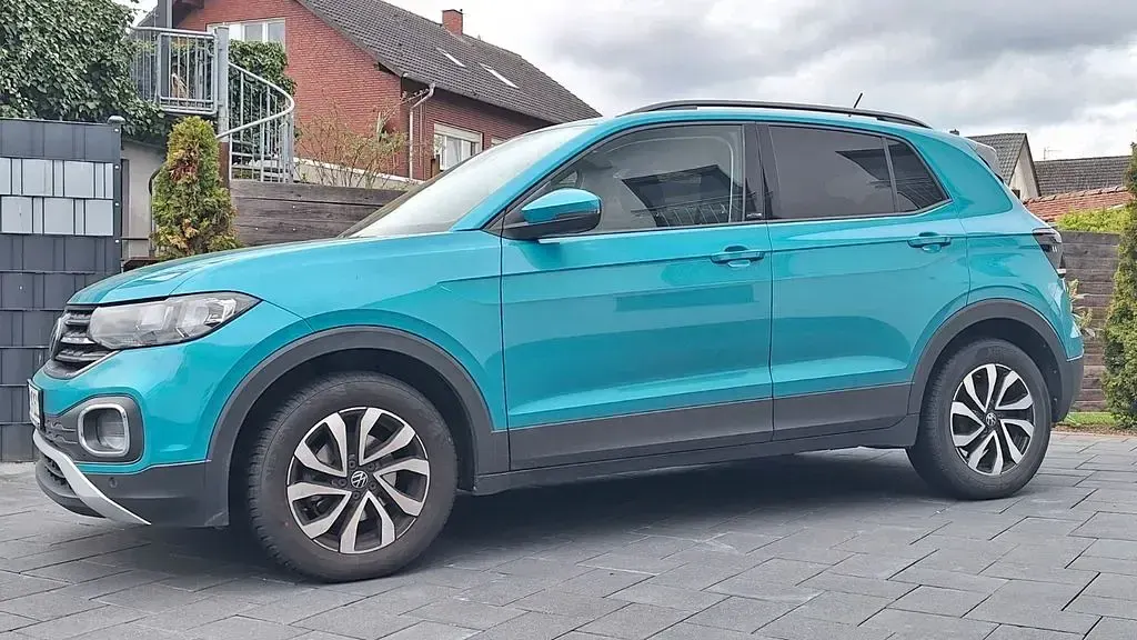 Używany VW T-Cross Active 95 KM (69 kW) 2021 Andere farben SUV