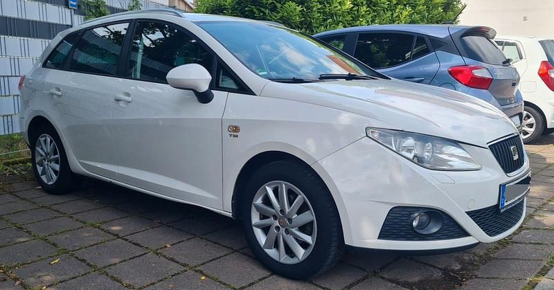 Weiß Gebraucht 2011 Seat Ibiza ST Ecomotive Kombi | 3.600 € (Guter Preis) - Bild 1/4