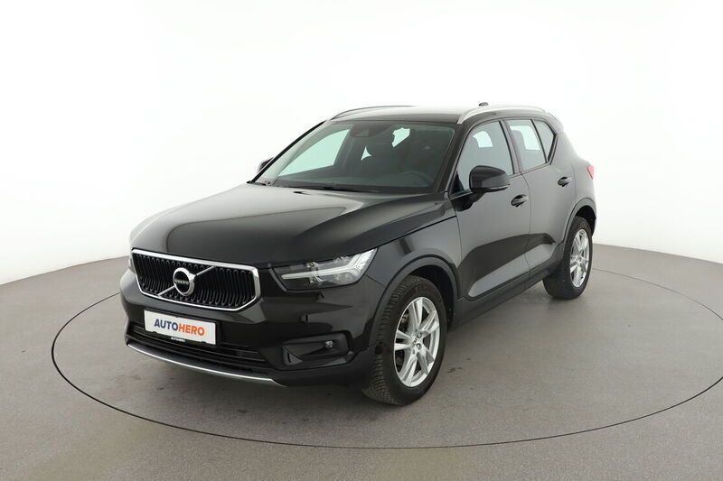 Schwarz Gebraucht 2020 Volvo XC40 Momentum SUV | 21.060 € - Bild 1/4