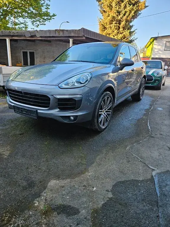 Gebraucht Porsche Cayenne 262 PS (192 kW) 2015 Grau SUV