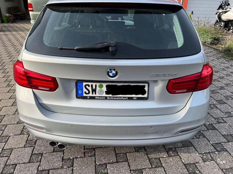 Gebraucht BMW 320 Advantage 163 PS (119 kW) 2017 Silber Kombi