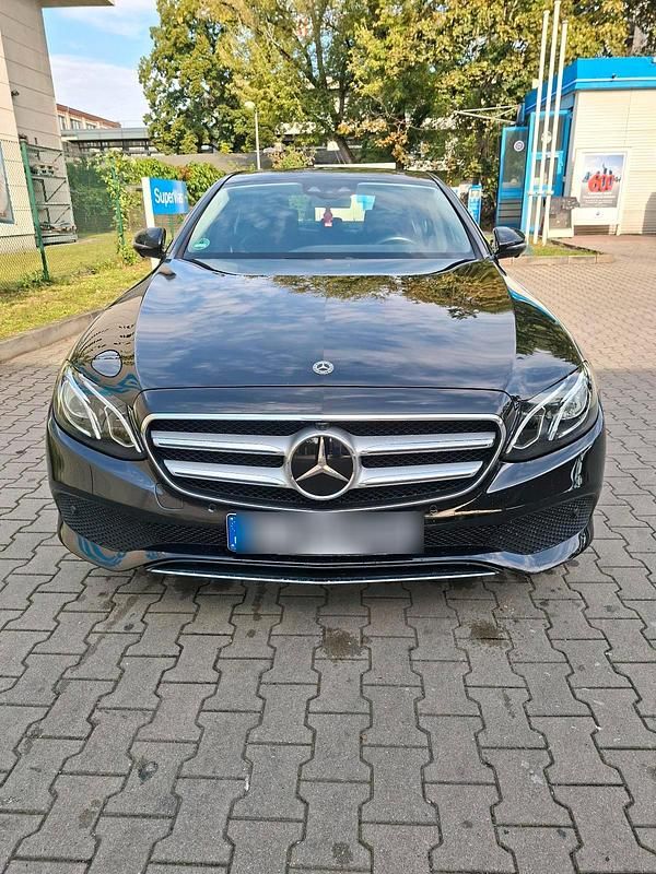 Gebraucht Mercedes E200 184 PS (135 kW) 2018 Schwarz Limousine