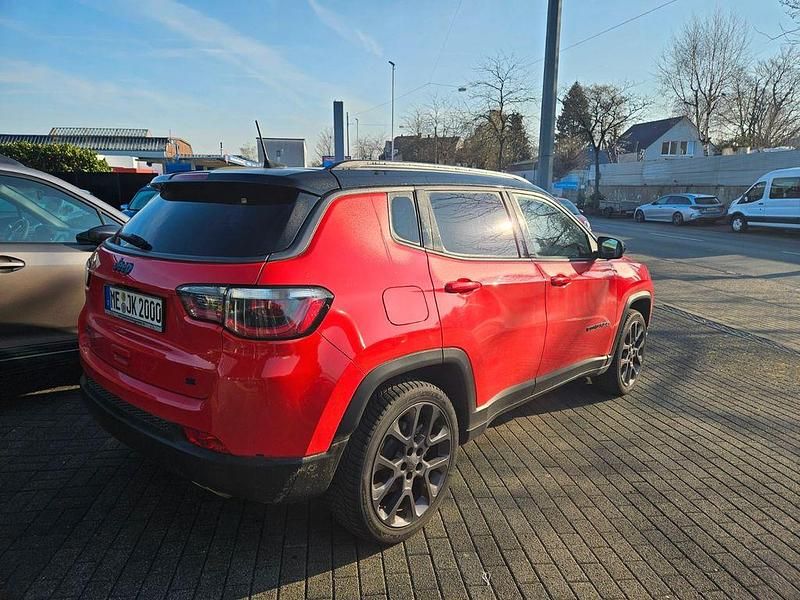 Gebraucht Jeep Compass 179 PS (131 kW) 2021 Rot SUV