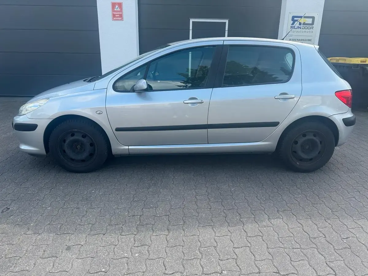 Gebraucht Peugeot 307 140 PS (102 kW) 2008 Silber Kleinwagen